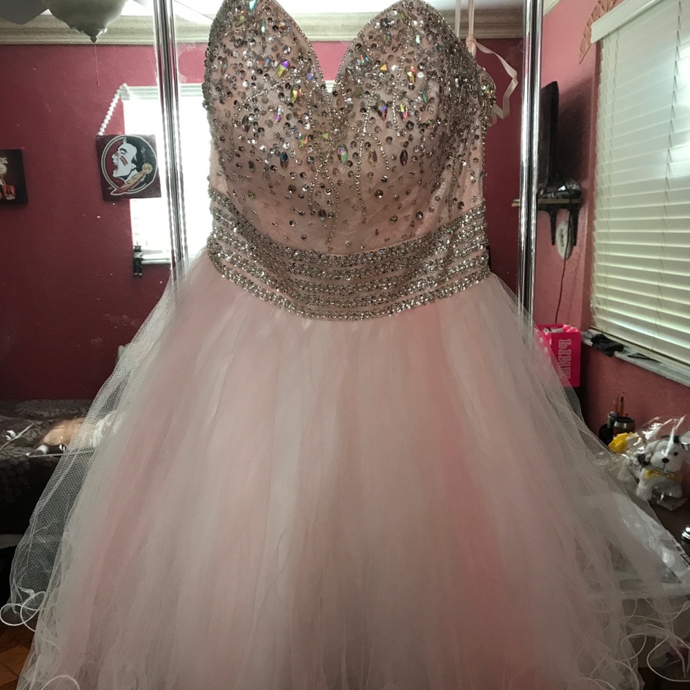 Beautiful Pink and White Short Dress